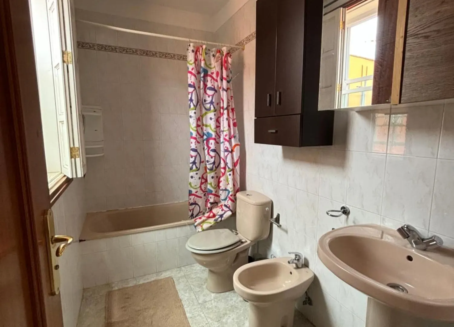 ארונה Reola Home 0*,