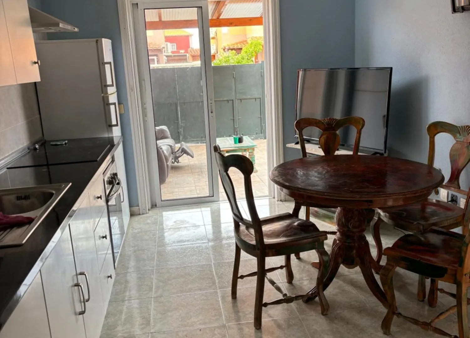 ארונה Reola Home