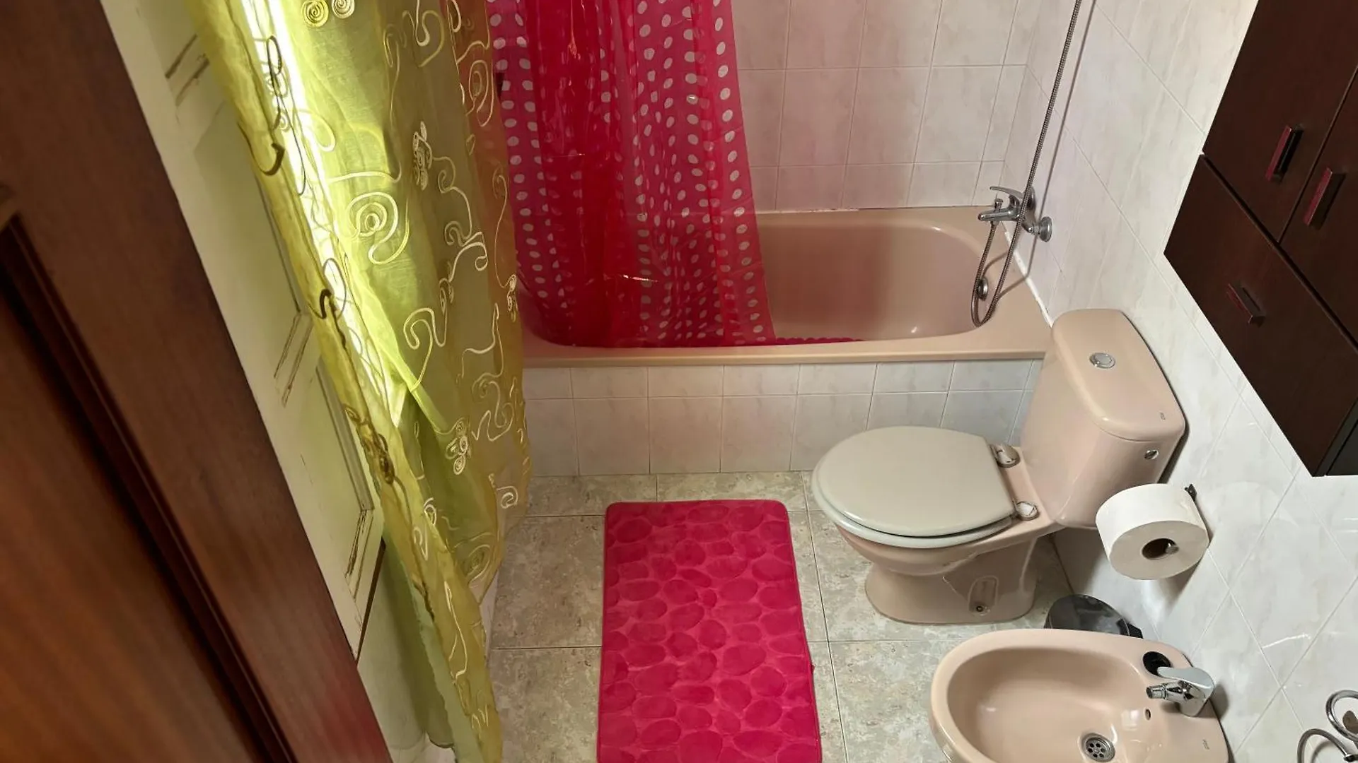 ארונה Reola Home